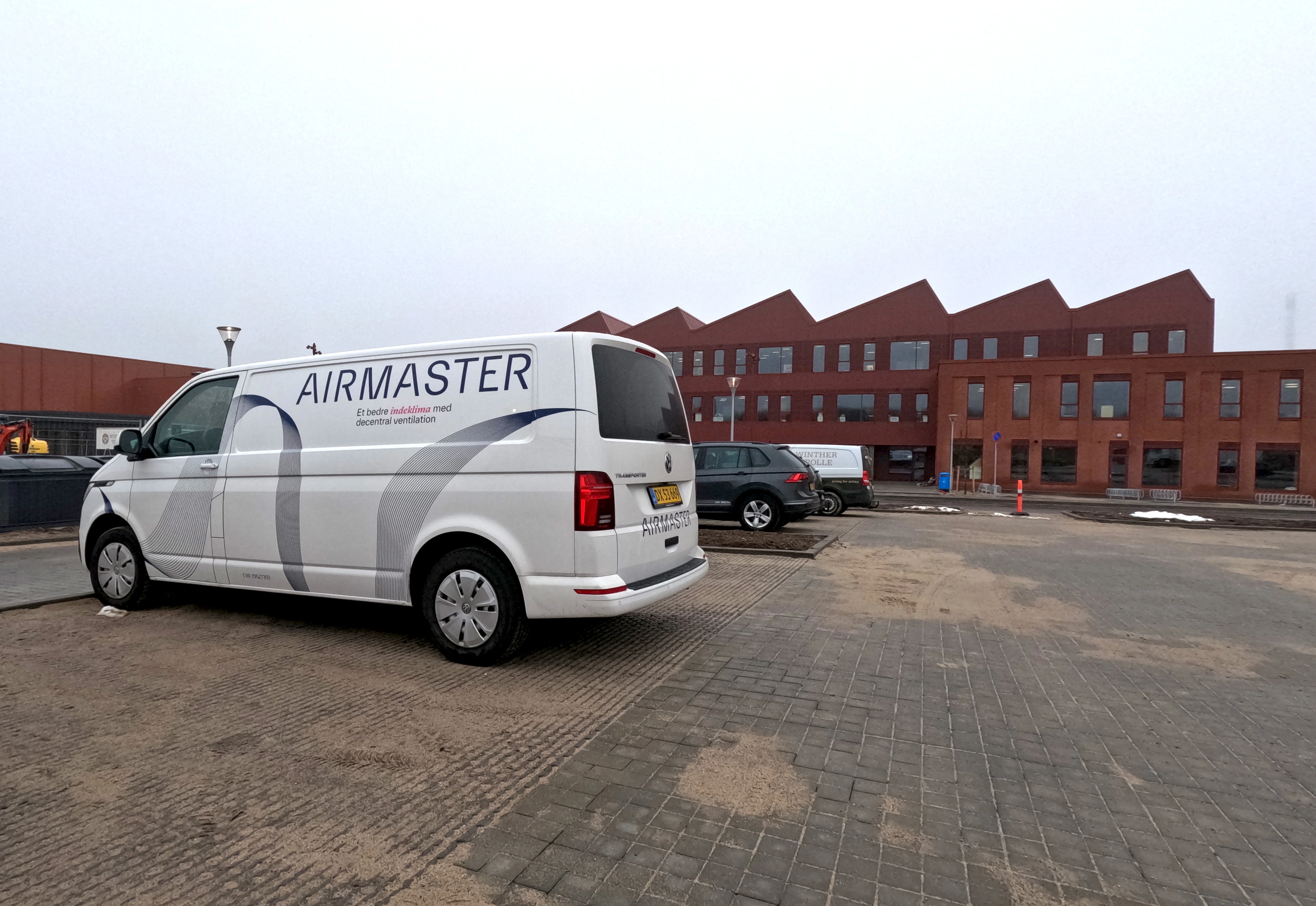 Silkeborg Kommune kombinerede central og decentral ventilation på Dybkærskolen